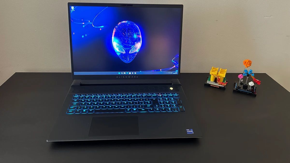 Alienware m18